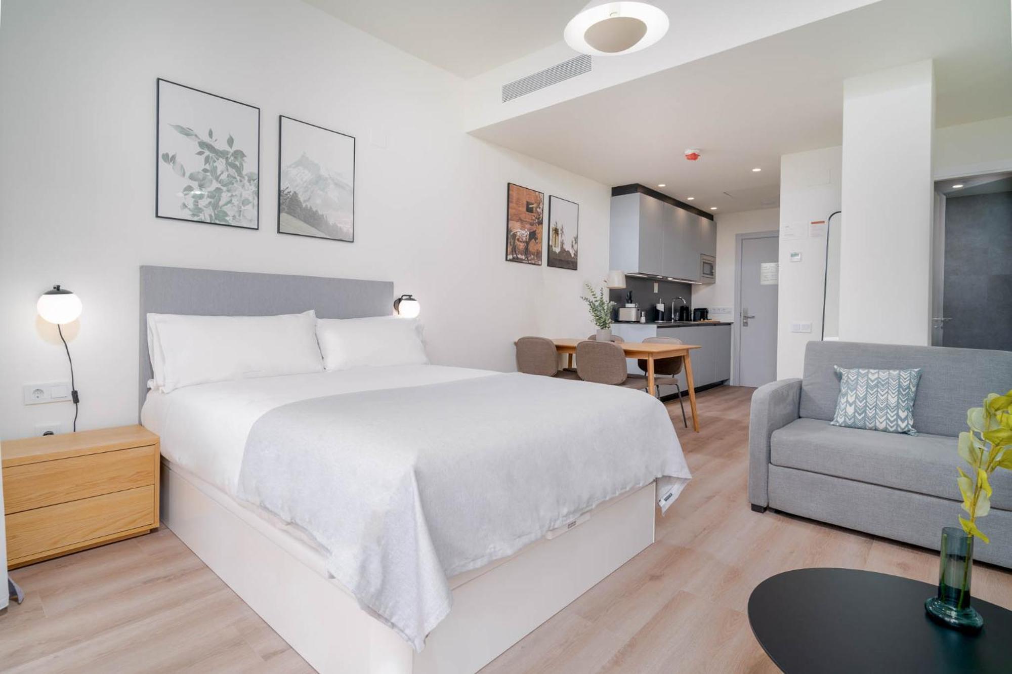Limehome Valencia Carrer De Sant Jacint Exteriör bild